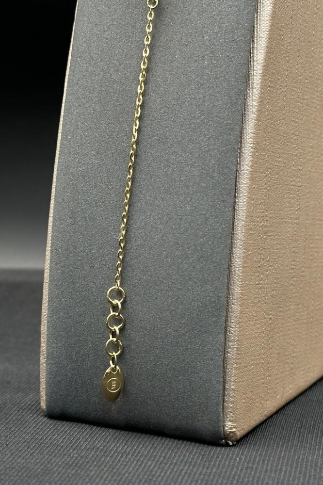 عقد مع اسوارة جنزير ذهب تصميم الماس عيار 18 وزن 10.8 جرام