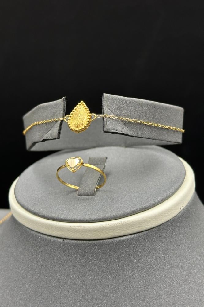 طقم ذهب صافي عيار 21 وزن من 4.9 الى 5 جرام لاطلالة فريدة