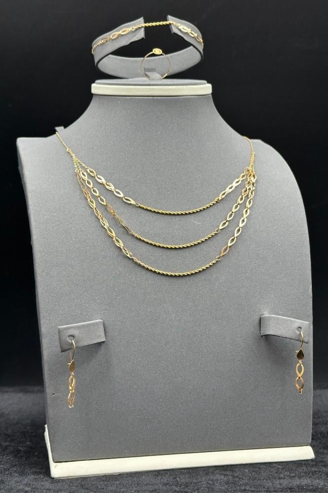 طقم مجدول ثلاثة ادور ذهب صافي ناعم عيار 21 وزن من 3.6 الى 3.7 جرام