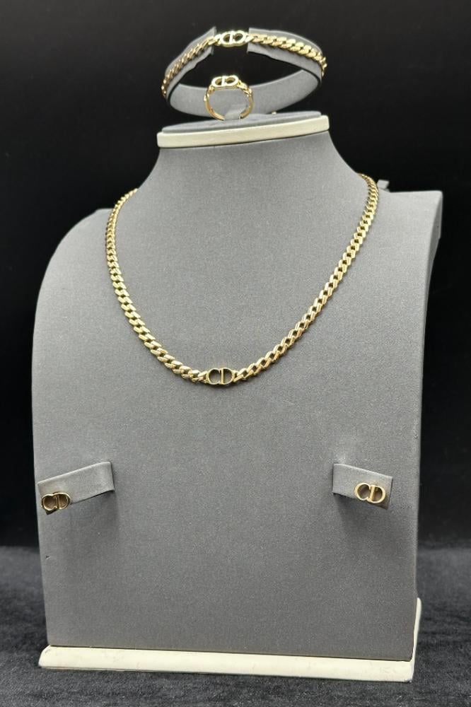 طقم جنزير ذهب صافي  عيار 18 وزن 19.6 جرام