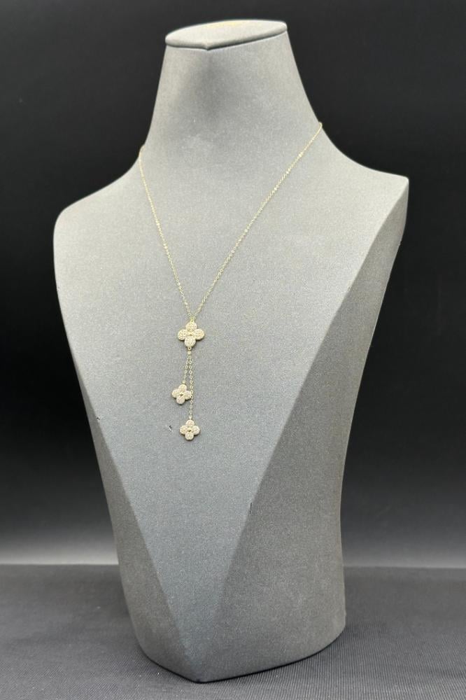 عقد وردة  ذهب تصميم الماس