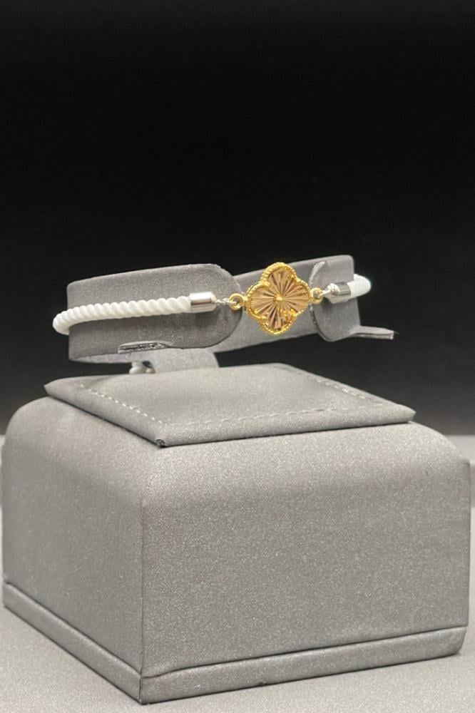 اسوارة قيطان لون ابيض مع وردة ذهب صافي عيار 21 وزن 1,94 جرام