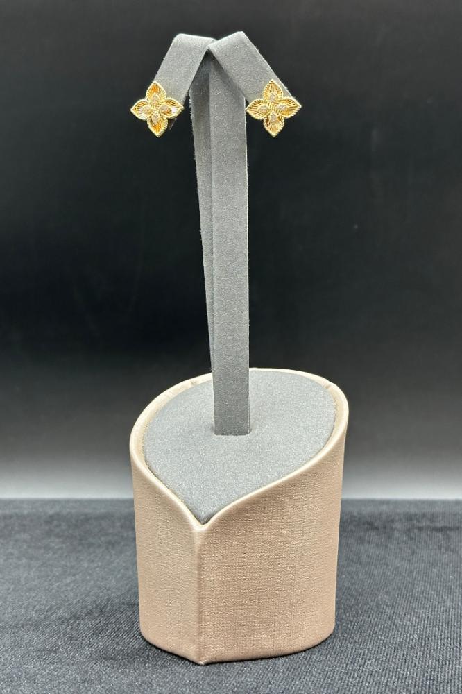 حلق وردة - حجم وسط - ذهب تصميم الماس عيار 18