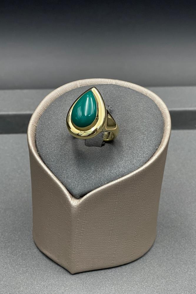 خاتم دمعة ذهب مع صدف ملون عيار 18 وزن 6.2 الى 6.4 جرام