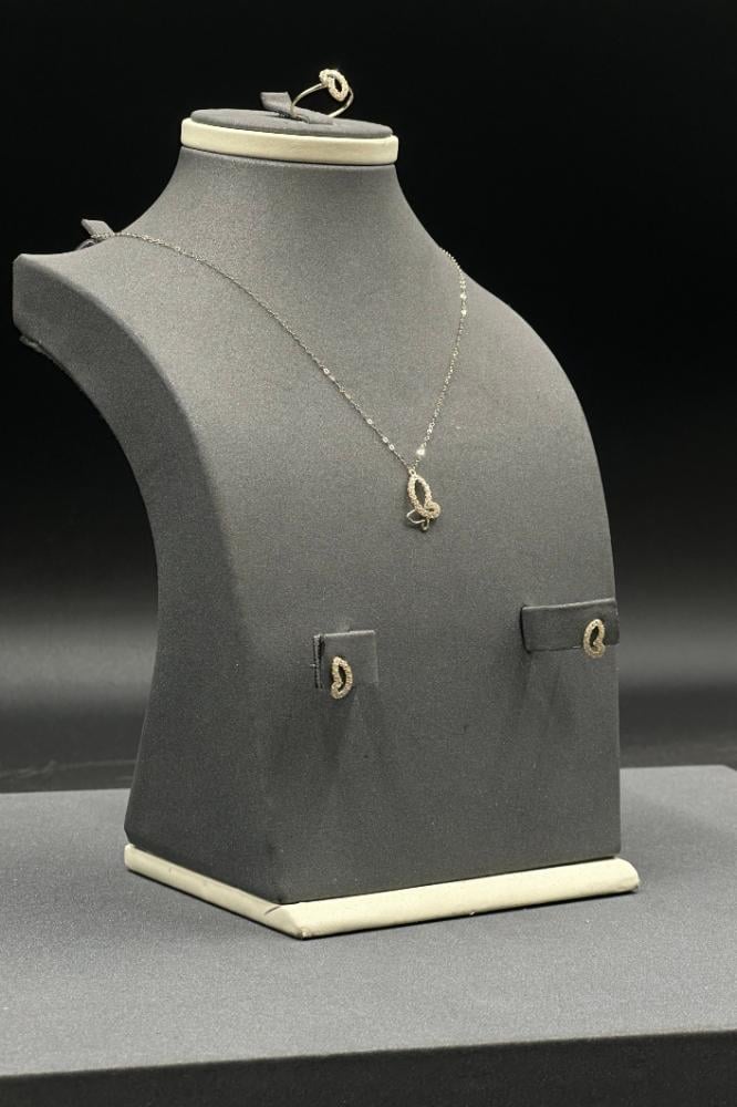 طقم اطفال شكل فراشة ذهب تصميم الماس