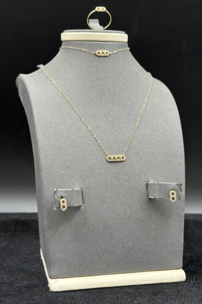 طقم مستطيل ذهب تصميم الماس عيار 18