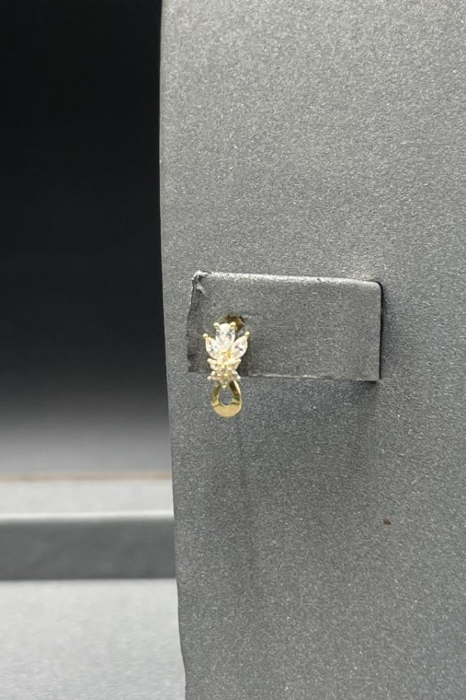 طقم ذهب عيار 18 تصميم الماس بوزن 3,5 جرام - حلق ذهب