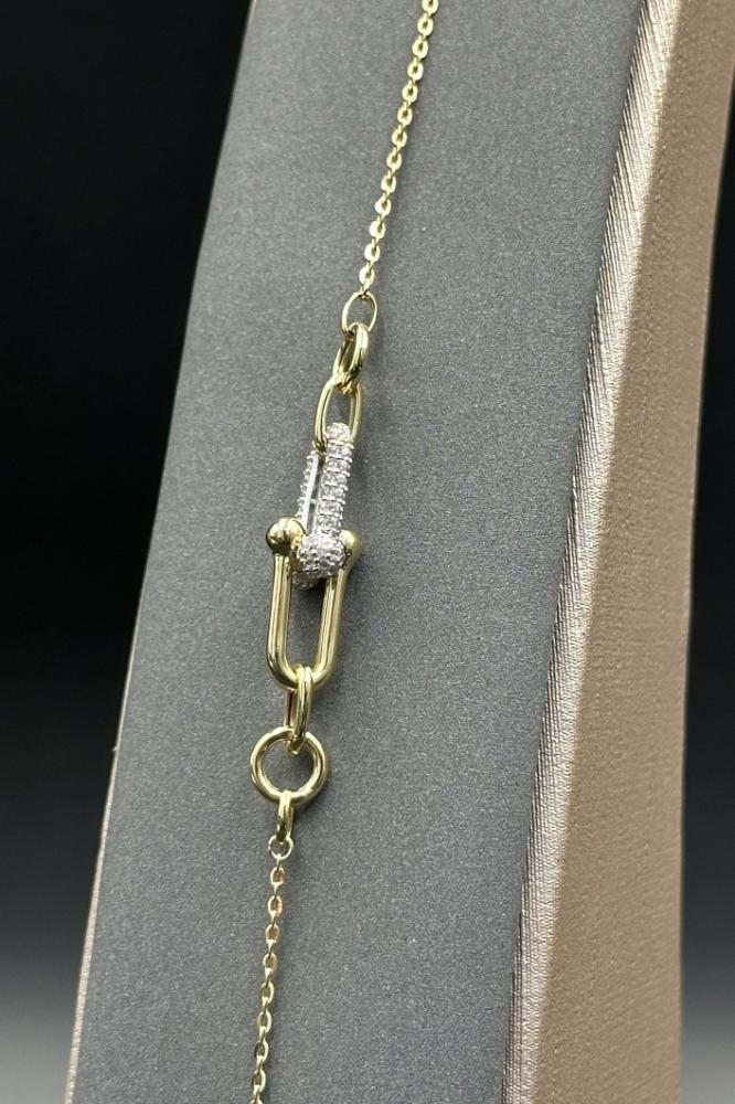 عقد مع اسوارة جنزير ذهب تصميم الماس عيار 18 وزن 10.8 جرام