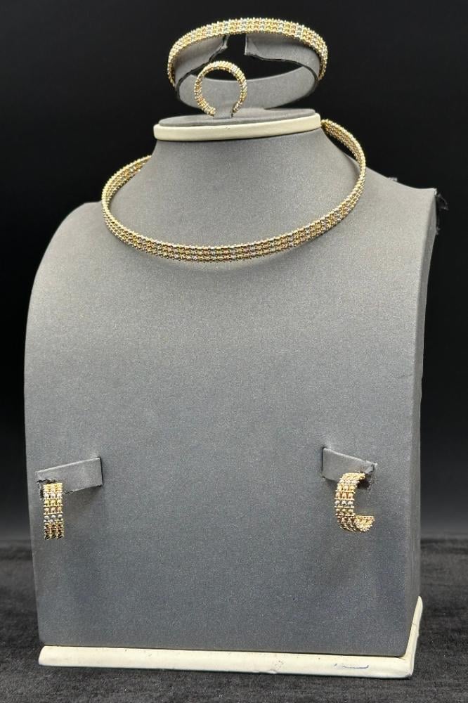 طقم كور ليزر ذهب صافي ملون عيار 18 وزن 35.2 جرام