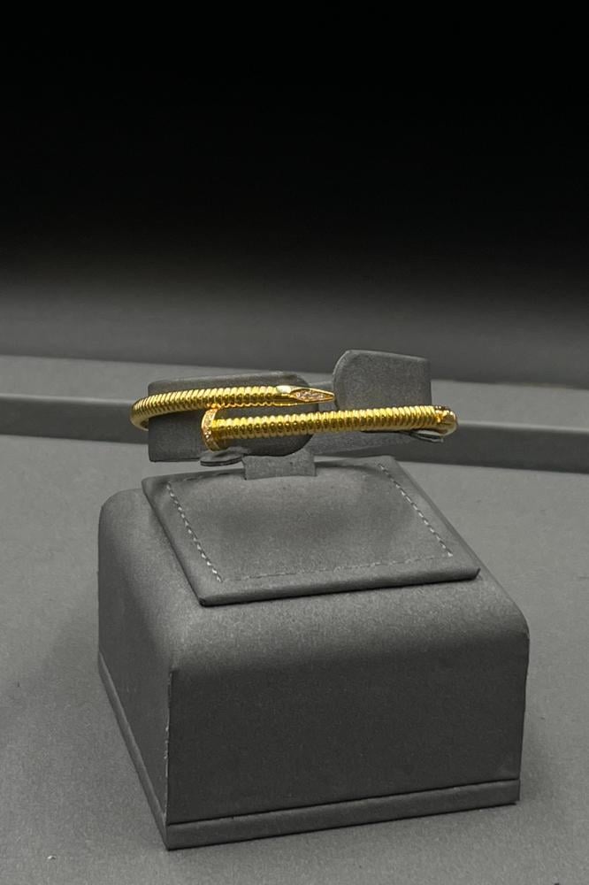 اسوارة المسمار ذهب عيار 21 بتصميم الماس مميز بوزن 11,22 جرام