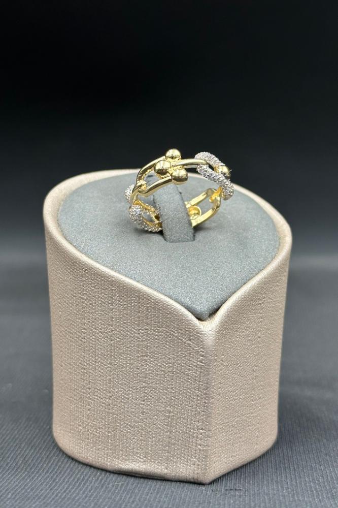 خاتم جنزير ذهب تصميم الماس عيار 18 وزن من 4.4 الى 4.6 جرام