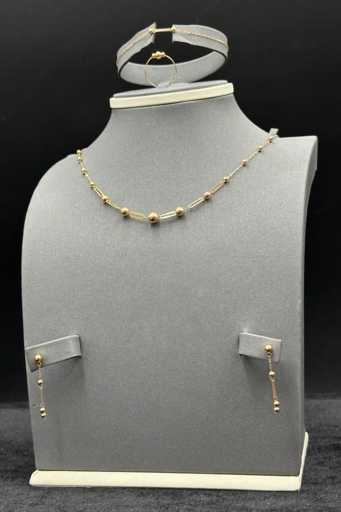 طقم كور مع مستطيل ذهب صافي عيار 21 وزن من 3.6 الى 3.7 جرام