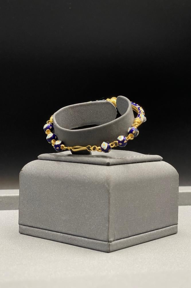 تالقى مع افضل اسوارة ذهب عيار 21 بتصميم هندي بوزن 10,3 جرام