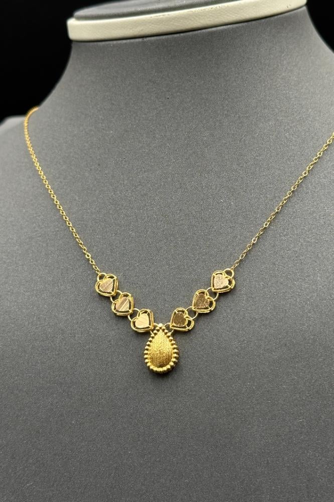 طقم ذهب صافي عيار 21 وزن من 4.9 الى 5 جرام كهدية استثنائية