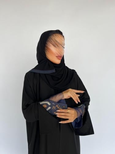 منتج مجاني (عباية سوداء صيفية بتفاصيل راقية-1360)