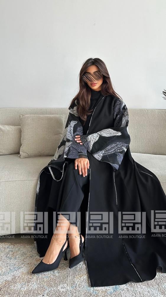 عباية سوداء ربع كلوش باكمام من الجاكار المورد 1480