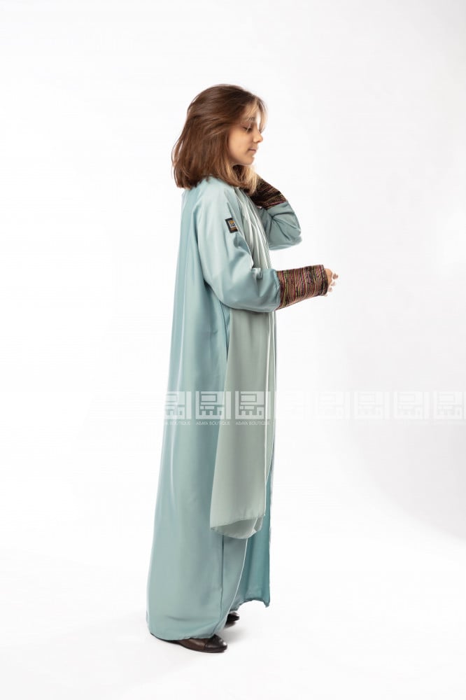 عباية سماوية بأكمام ملونة 5029