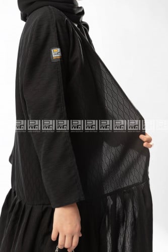 عباية سوداء بخطوط سداسية 5019