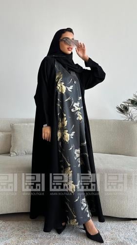 عباية سوداء صيفية نصف كلوش بجاكار ملون بتداخل فضي...