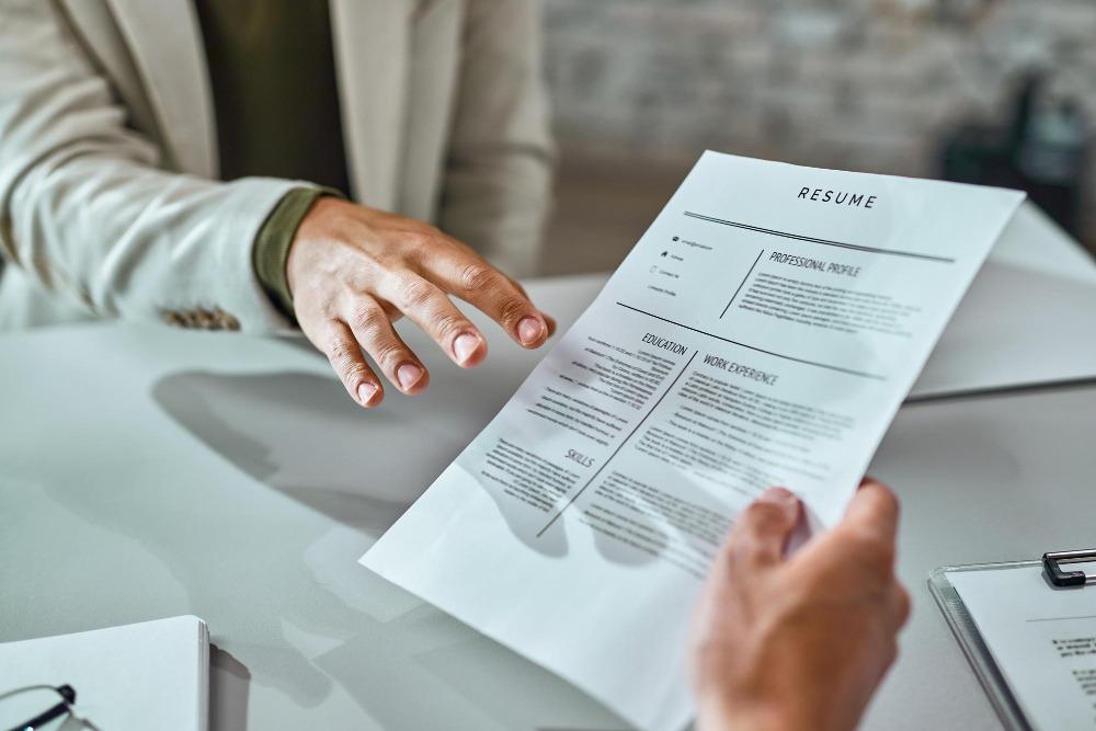 كيفية كتابة سيرة ذاتية احترافية تجذب انتباه أصحاب العمل