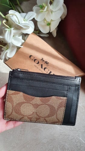 حامل بطاقات وهوية