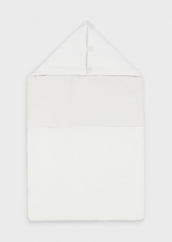 حامل طفل (مدس) أرماني