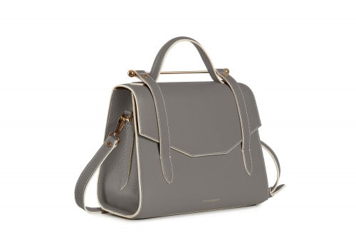 حقيبة ستراثبيري