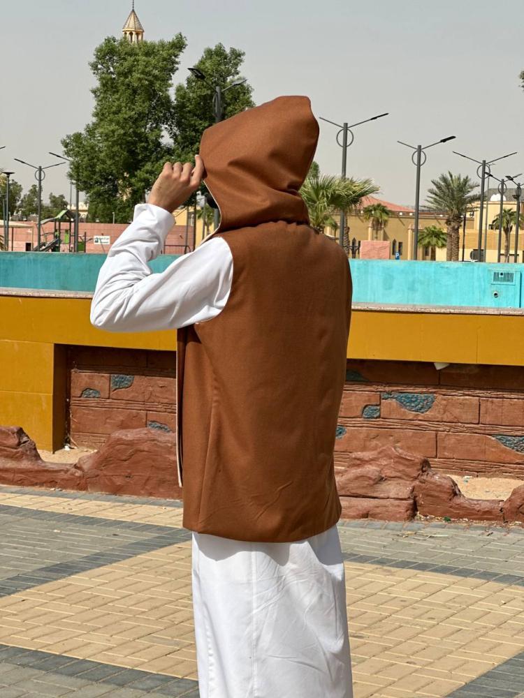 سديري جوخ لون بيج فاتح - جملي مع شال