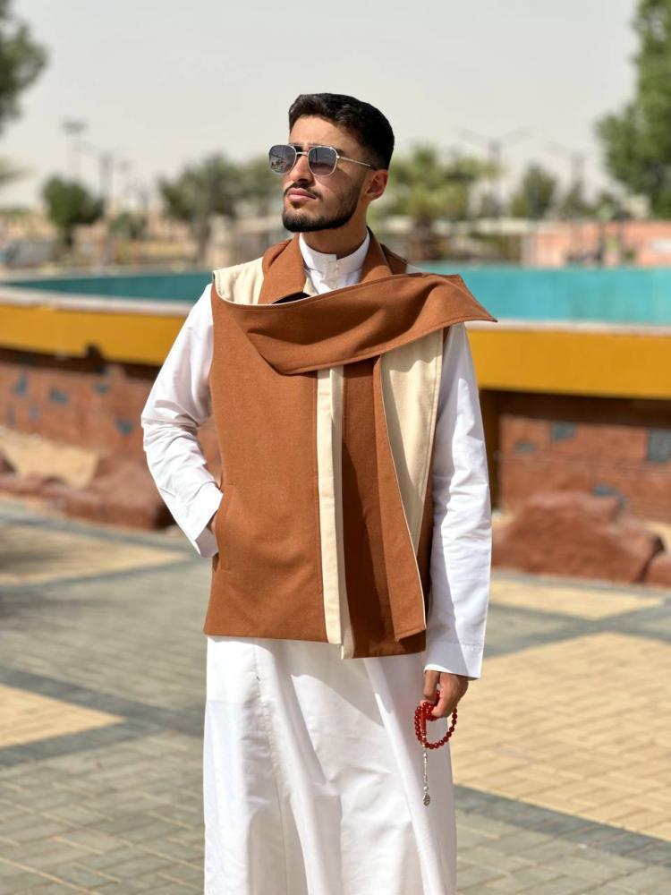 سديري جوخ لون بيج فاتح - جملي مع شال