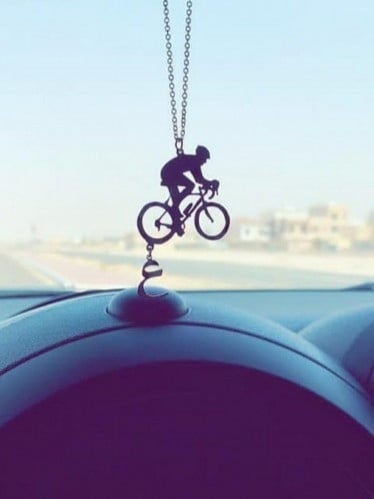 تعليقة سياره بشكل دارجه بالاسم