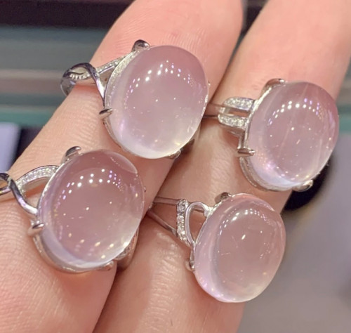 Rose quartz ring