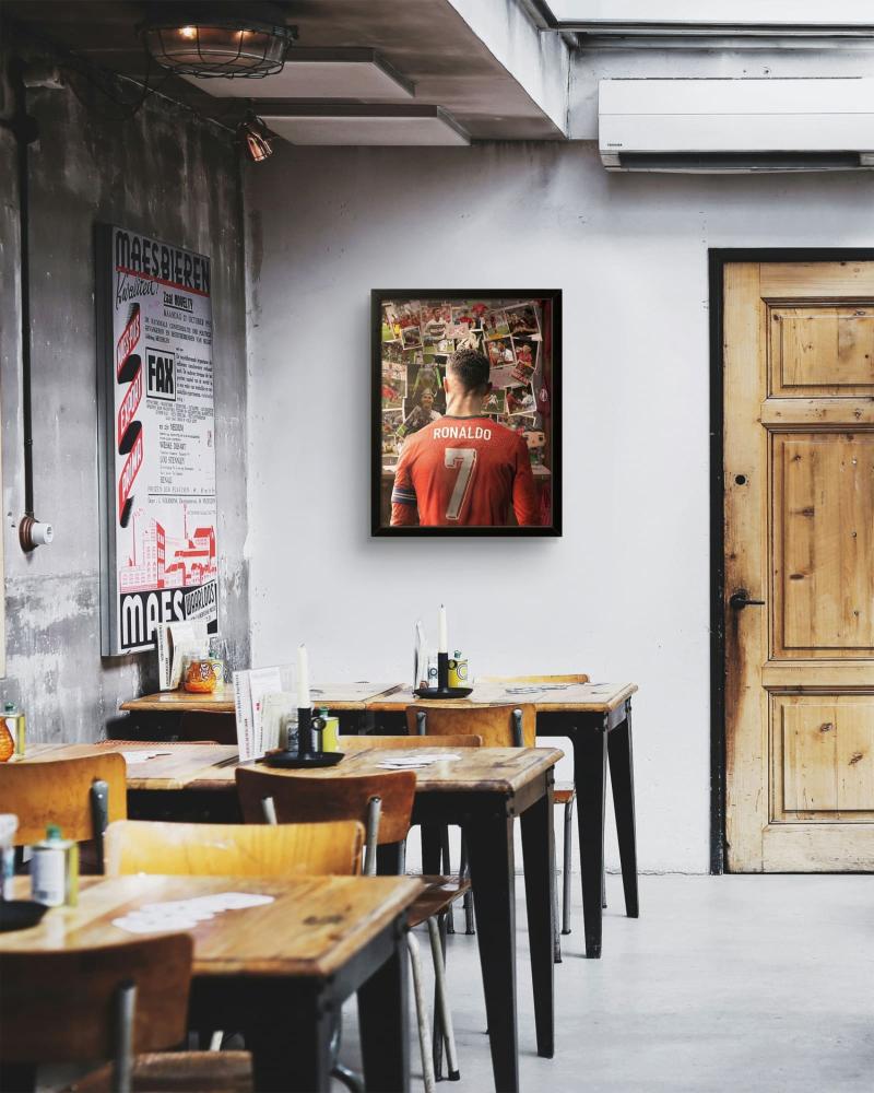 لوحة كريستيانو رونالدو وهو يتأمل في مسيرته الأسطورية