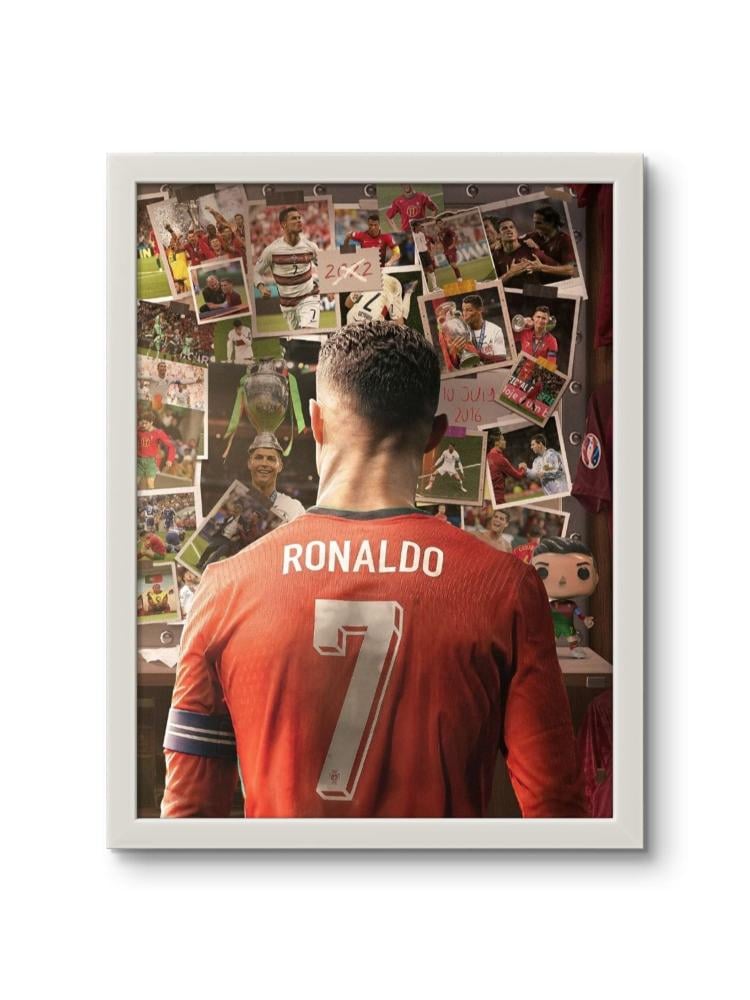 بوستر للاعب كرة القدم كريستيانو رونالدو وذكريات مسيرته الكروية ابيض