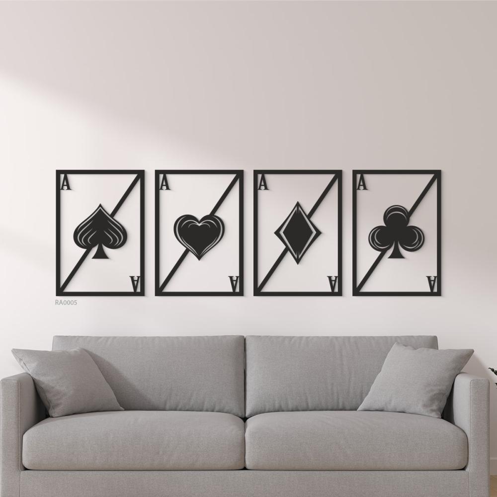 مجموعة من اللوحات الجدارية الاكريليك تصور رموز اوراق اللعب