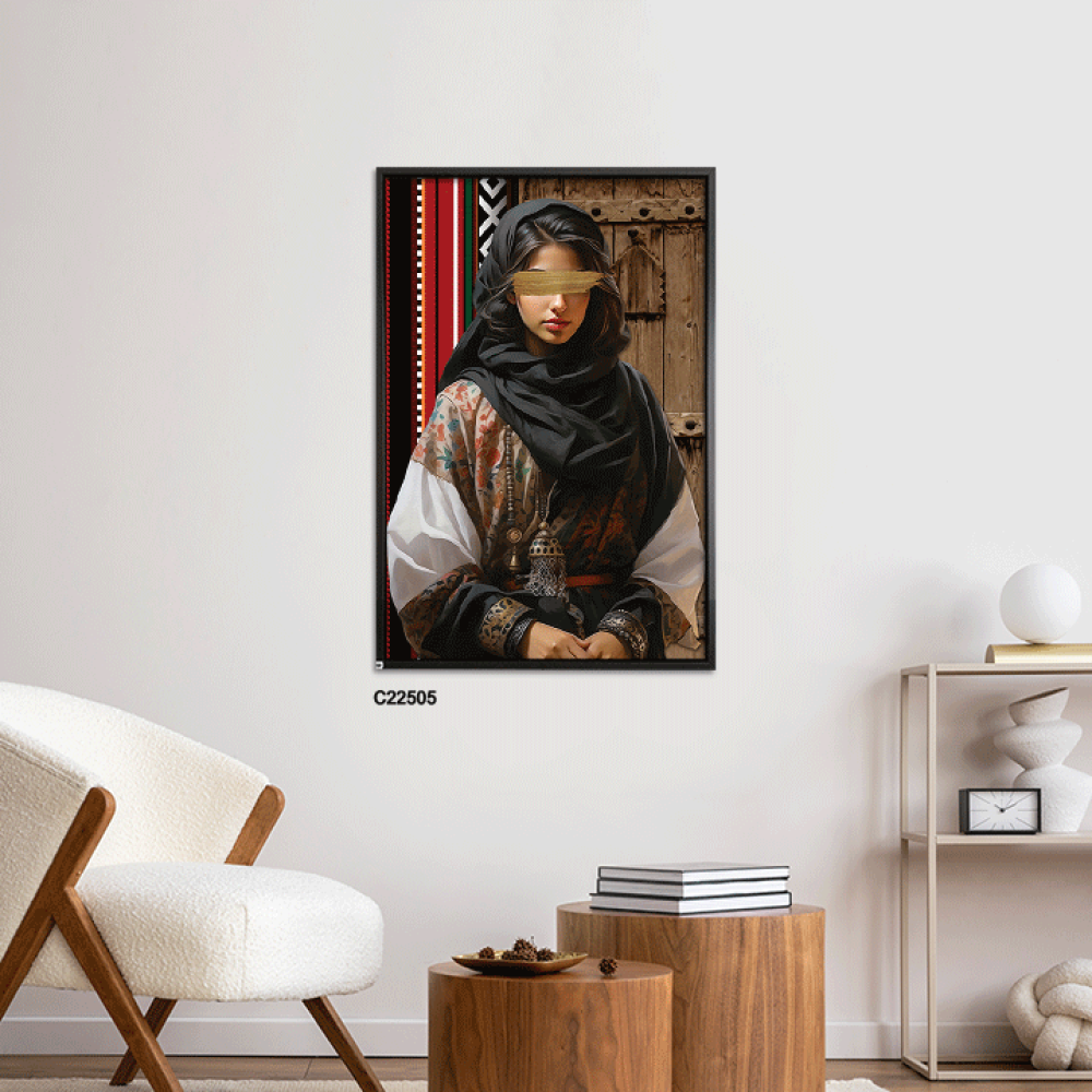 لوحة جدارية كانفس تصور سيدة بزي تقليدي ونقوش تدرجات البني والاسود والاحمر