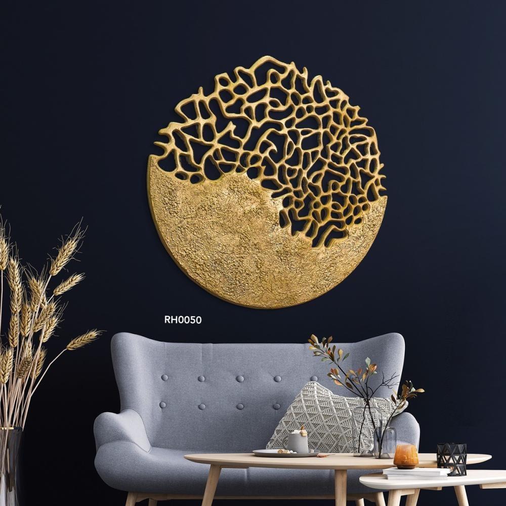 لوحة جدارية ذهبية محفورة CNC – تصميم فاخر يمنح جدارك حضور مميز