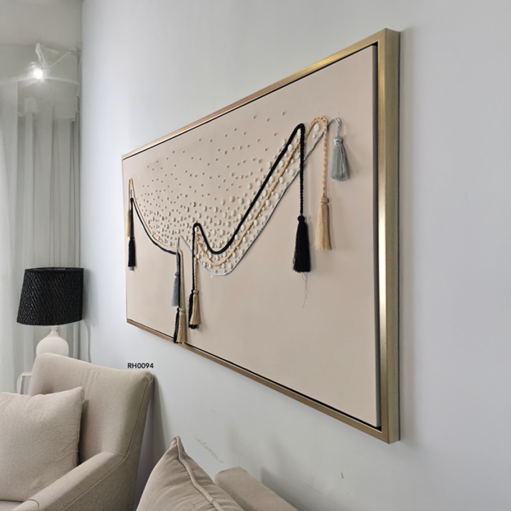 لوحة جدارية عرضية باللون البيج بتفاصيل ثلاثية الأبعاد بارزة وحبال متدا