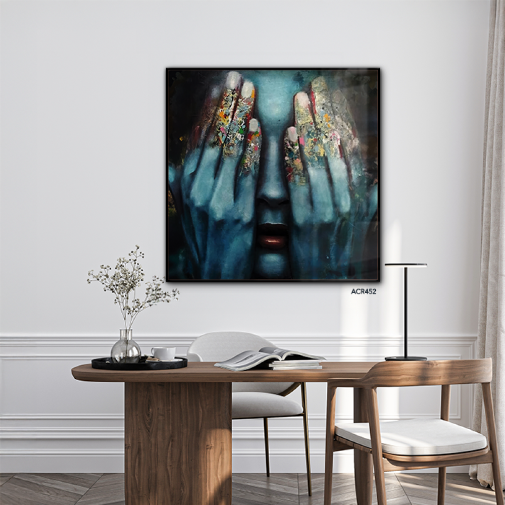 لوحة جدارية أكريليك تصوّر فتاة تغطي عينها