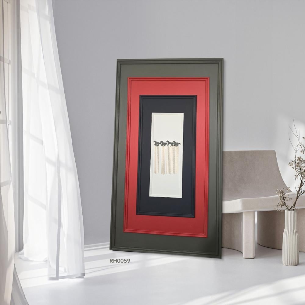 لوحة جدارية خشبية فاخرة طولية بإطارات متداخلة باللونين الأحمر الداكن و