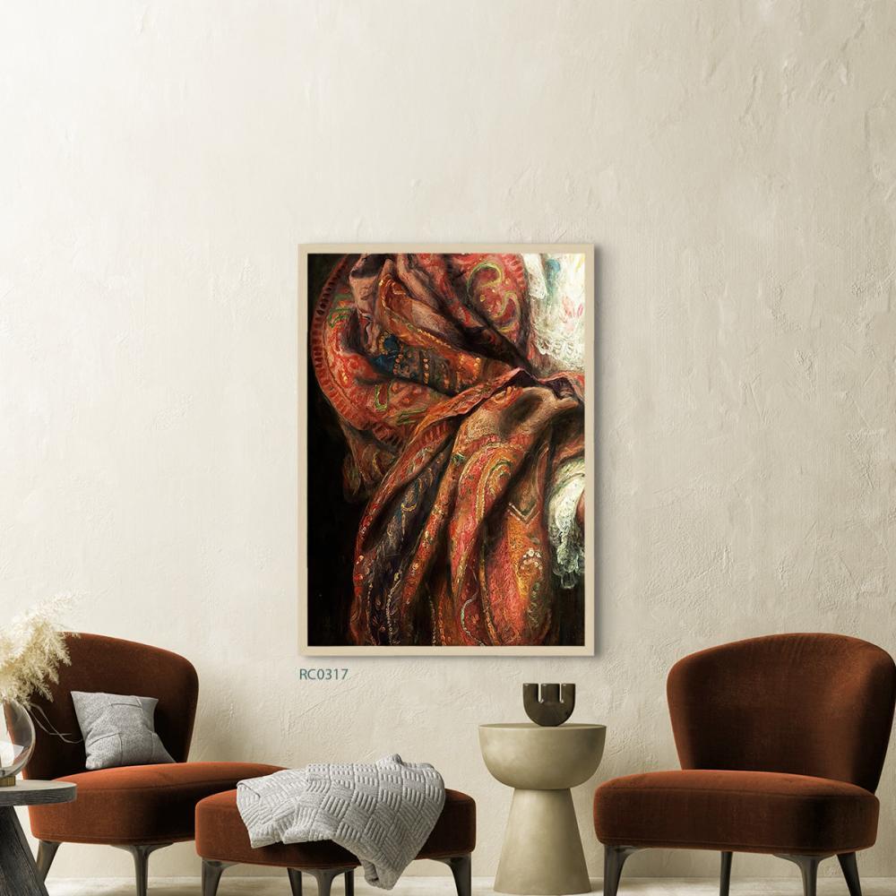 لوحة جدارية كانفس يد فتاة تحمل وشاح مزخرف