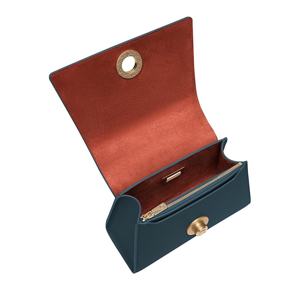 حقيبة aigner