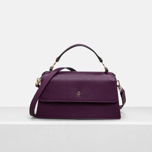 حقيبة aigner