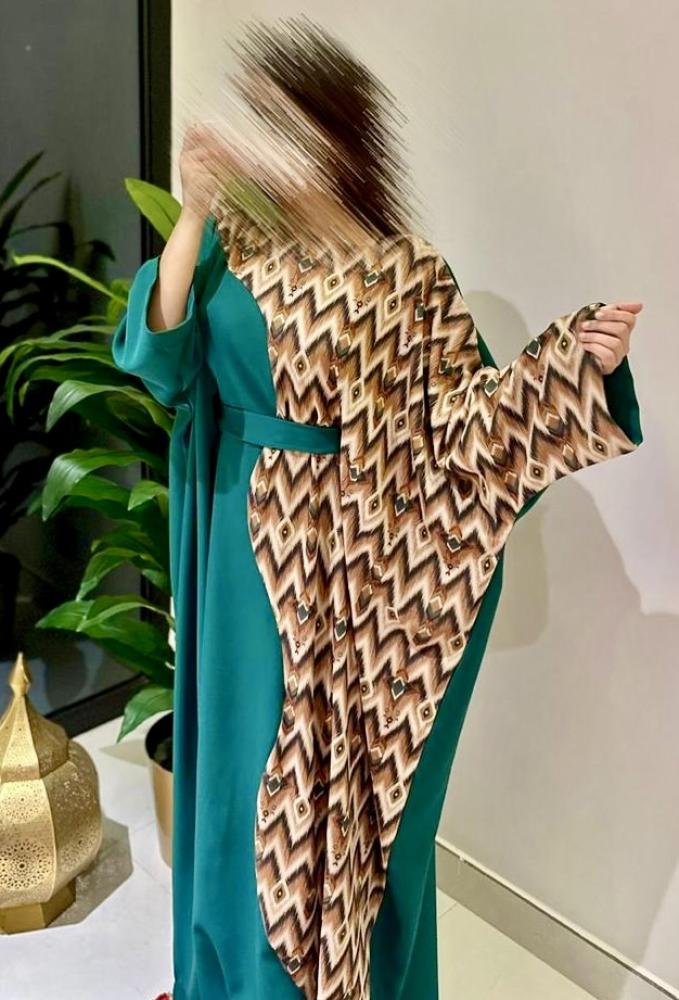 جلابيه بتصميم واسع