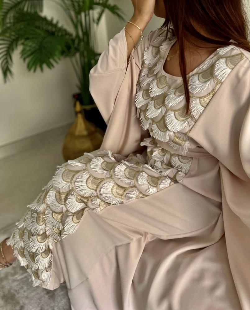 جلابيه ناعمه مشغولة