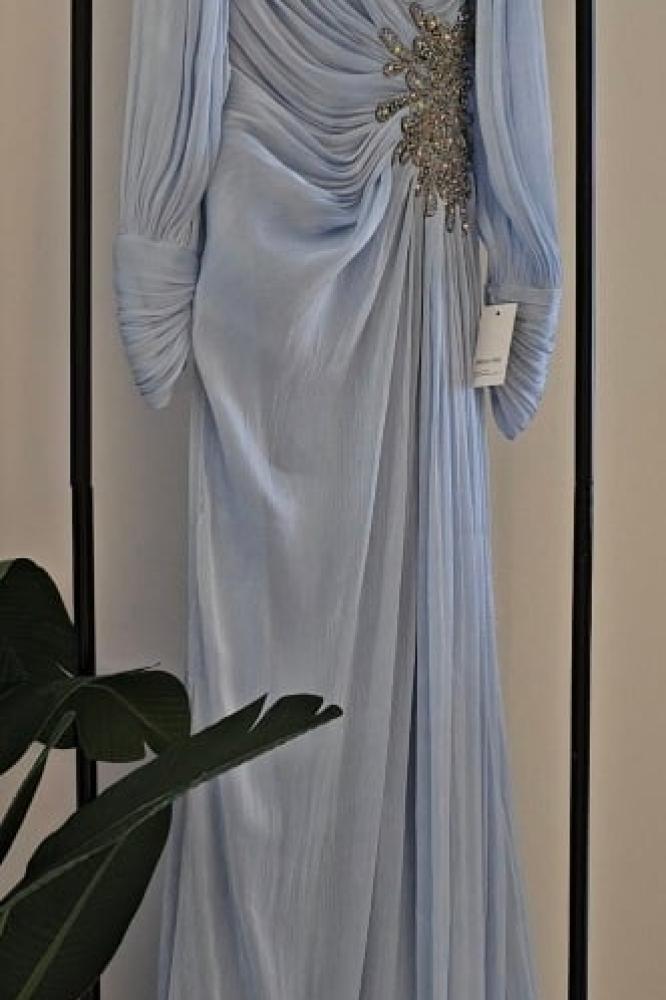 فستان سهرة بكم طويل