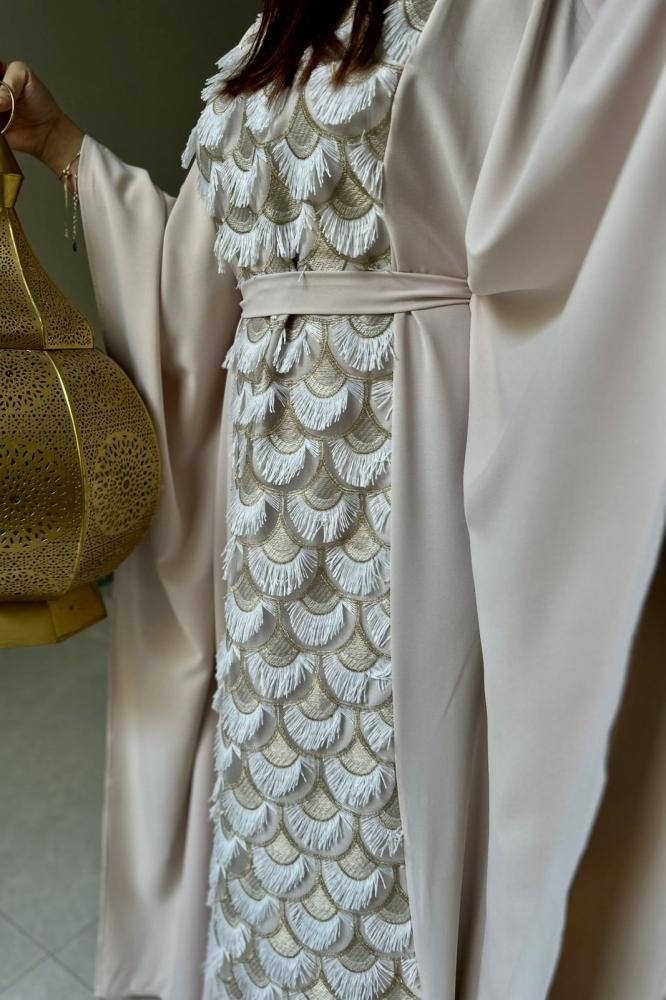 جلابيه ناعمه مشغولة