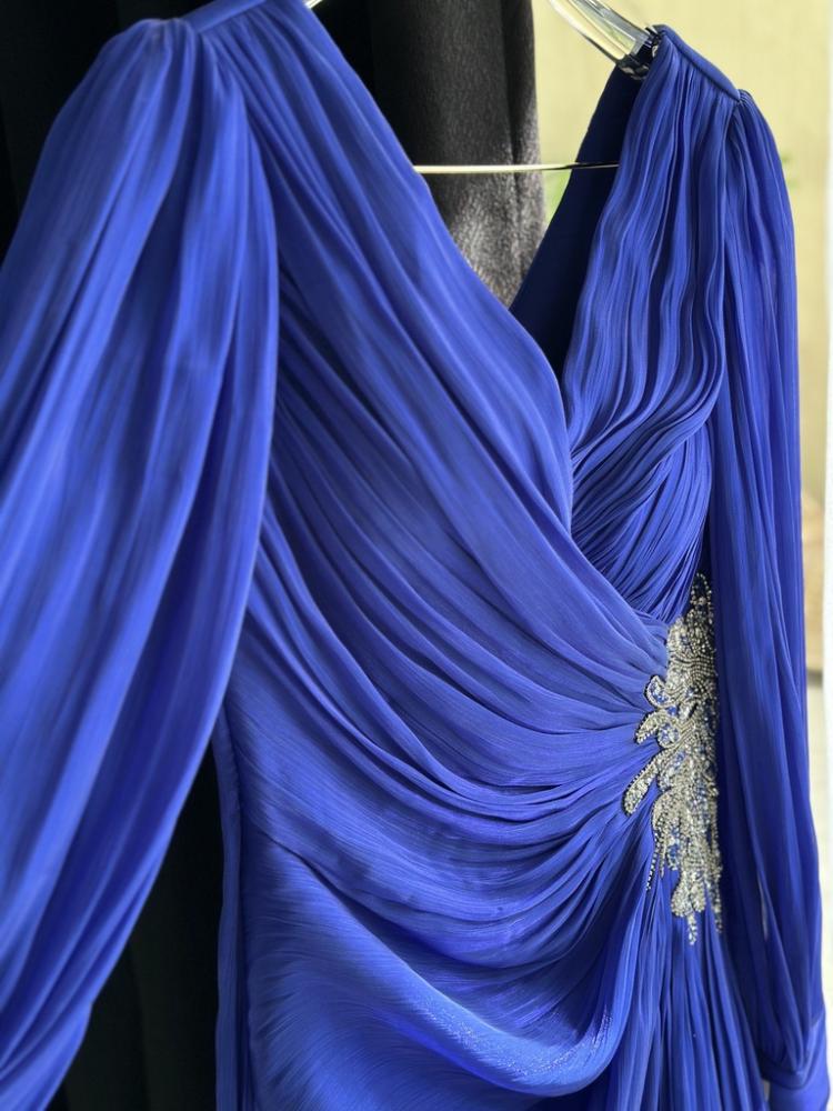 فستان سهرة بكم طويل