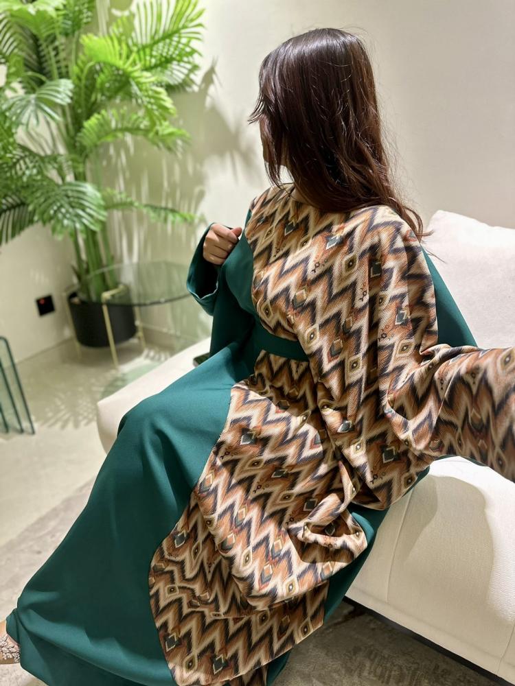 جلابيه بتصميم واسع