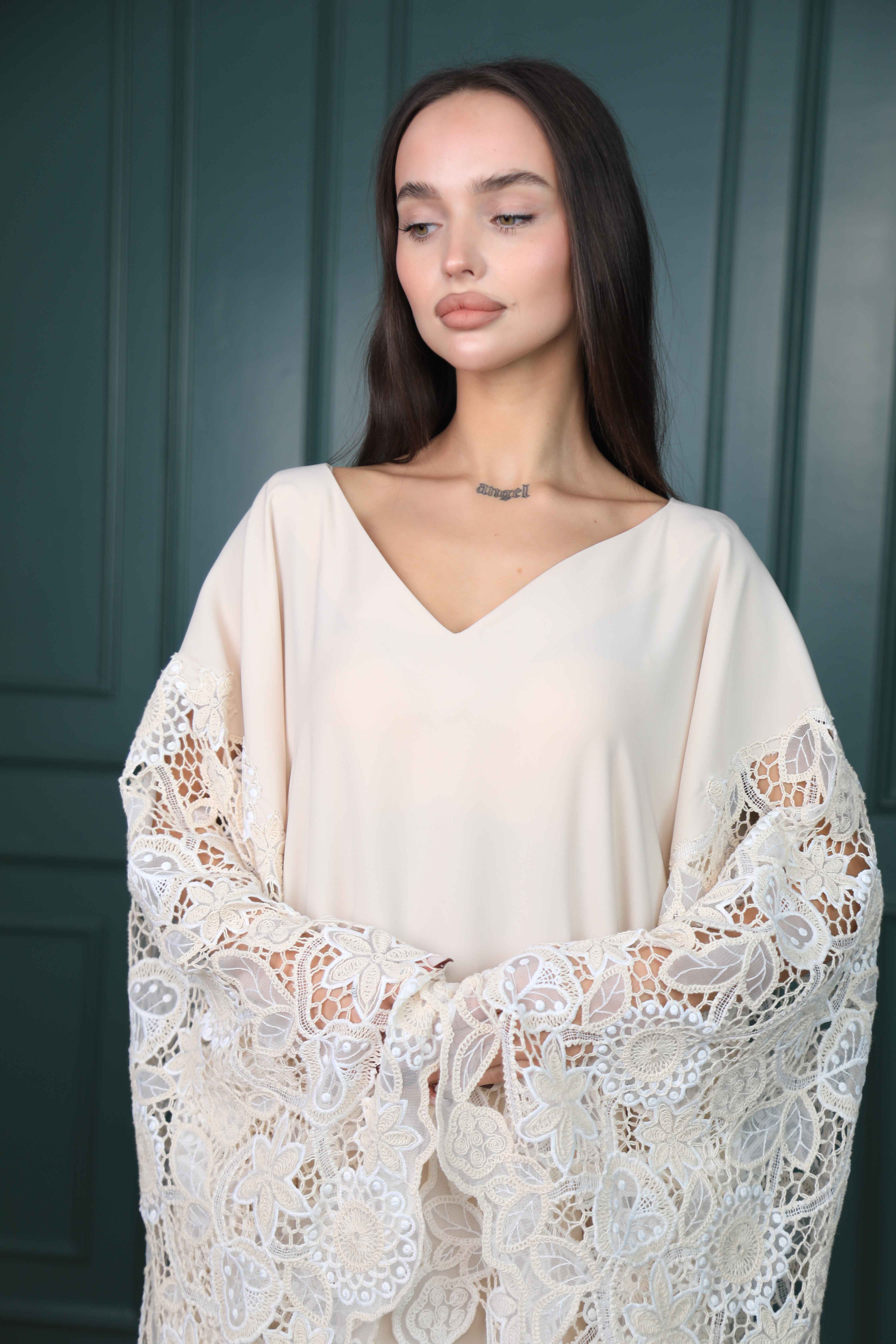 Dresses and thobes of high quality — we offer you a free service