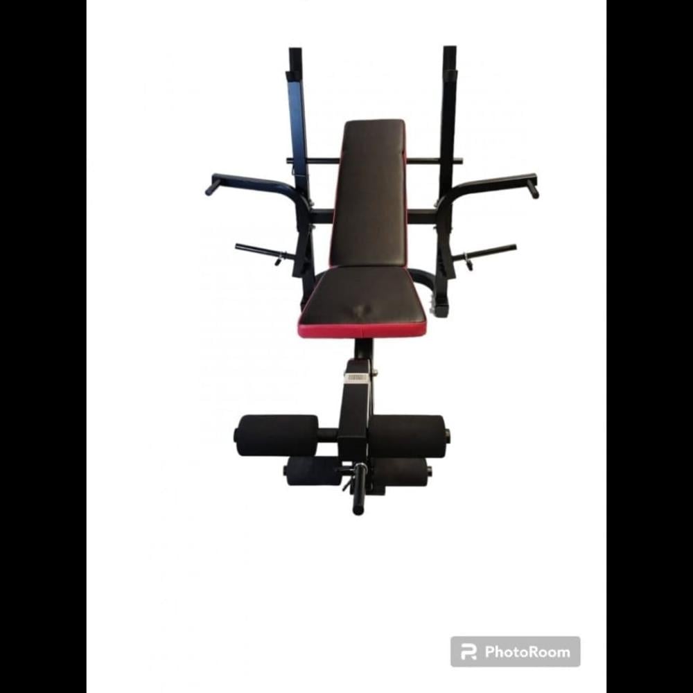 استخدم مقعد تمارينك الرياضي لشد الزراعين والساقين واجعل القوة عنوانك